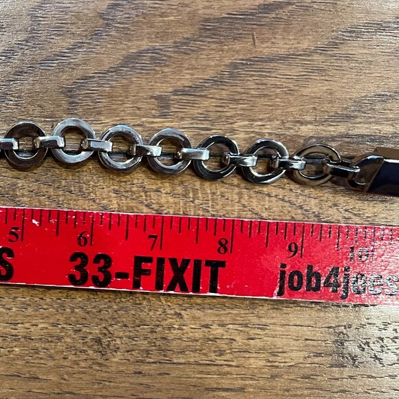 Ellen Tracy Silver Tone Mesh Belt - Picture 12 of 13